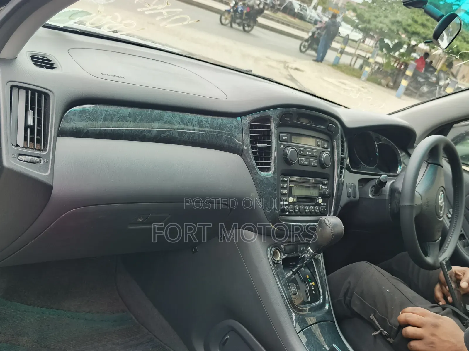 Toyota Kluger 2000 Black