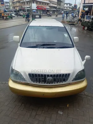 Toyota Harrier 2001 White