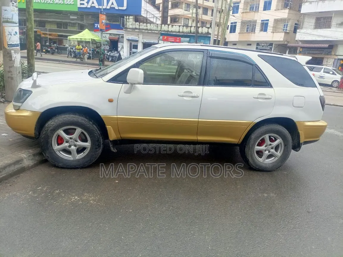 Toyota Harrier 2001 White