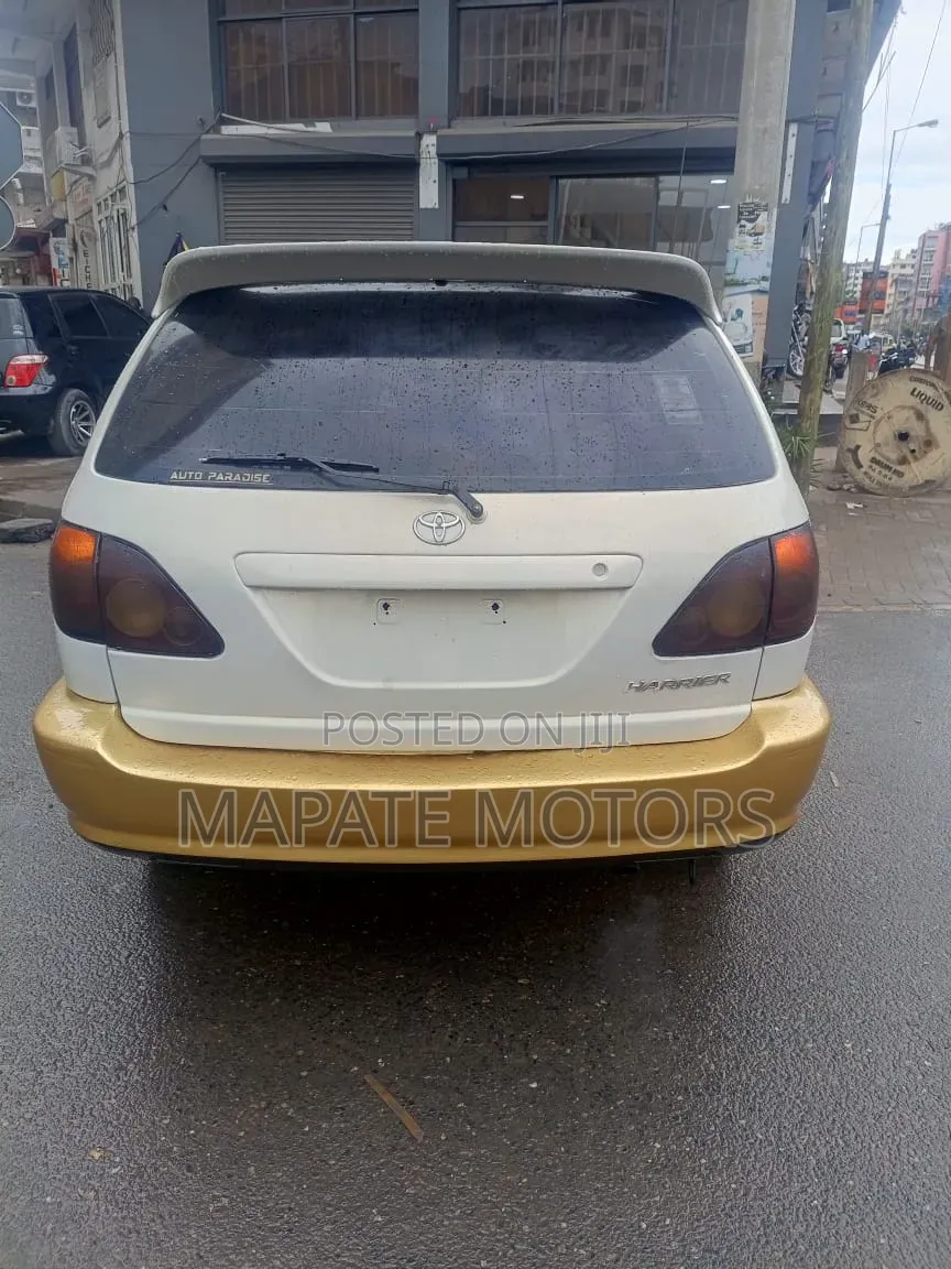 Toyota Harrier 2001 White