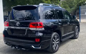 Toyota Land Cruiser 2016 Black