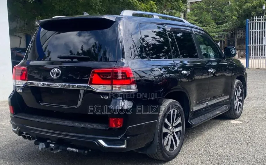 Toyota Land Cruiser 2016 Black