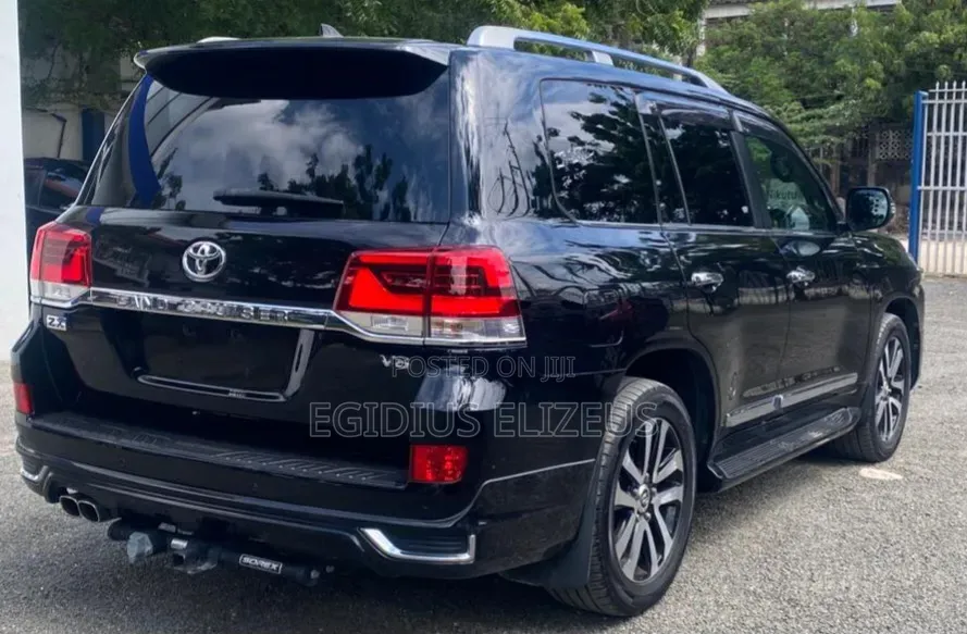 Toyota Land Cruiser 2016 Black