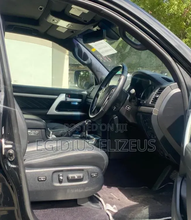 Toyota Land Cruiser 2016 Black