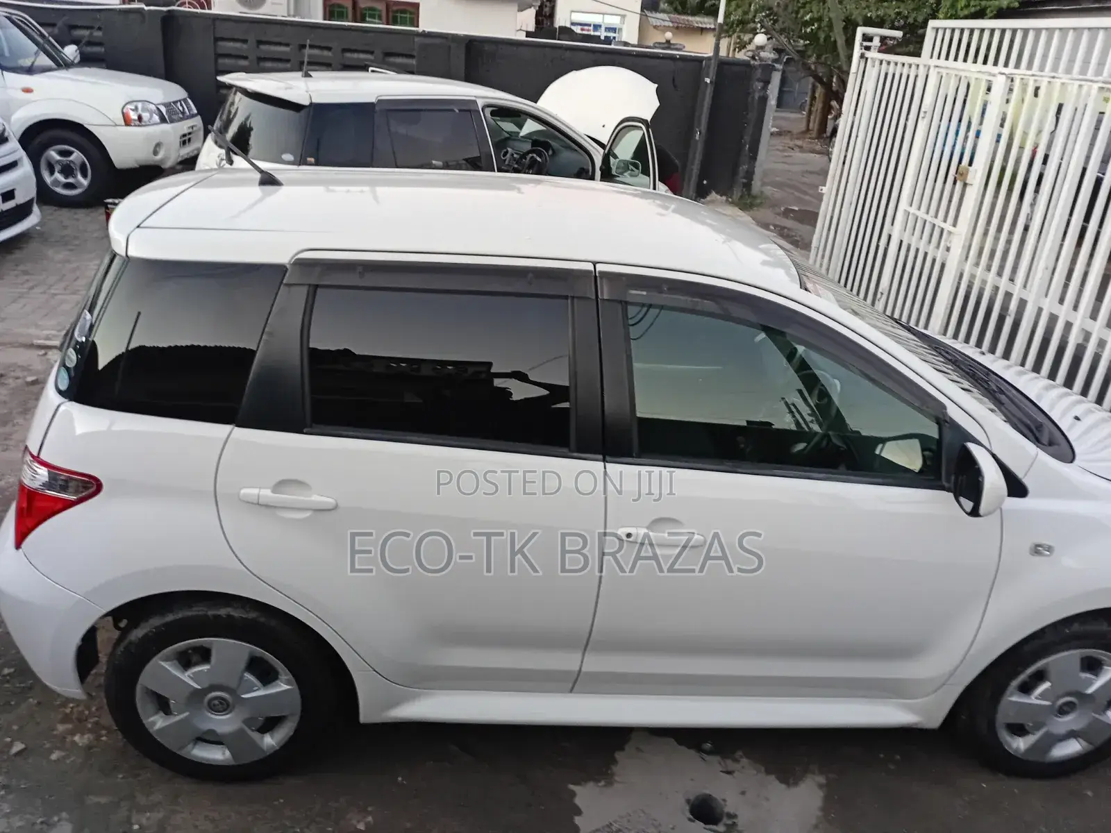 Toyota IST 2006 White