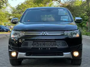 Mitsubishi Outlander 2.0 PHEV AWD 2013 Black