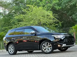 Mitsubishi Outlander 2.0 PHEV AWD 2013 Black