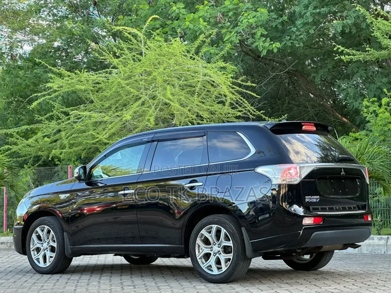 Mitsubishi Outlander 2.0 PHEV AWD 2013 Black
