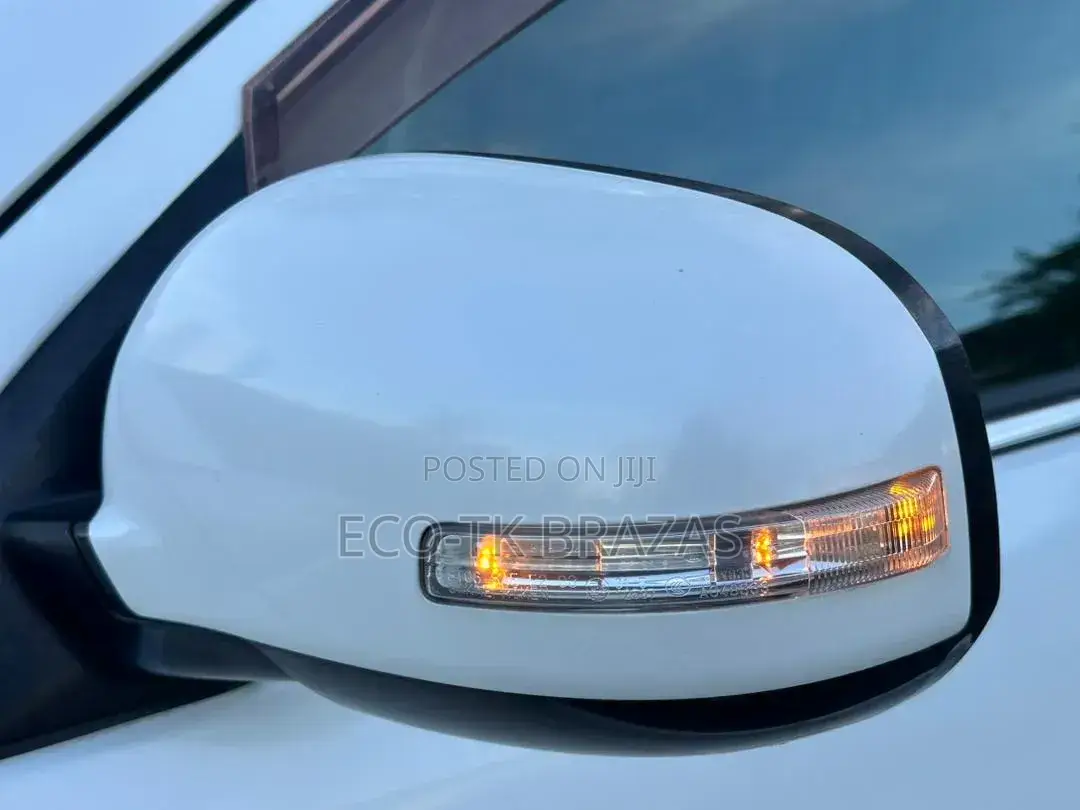 Mitsubishi Outlander SE 2011 White