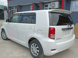 Toyota Corolla Rumion 2008 White