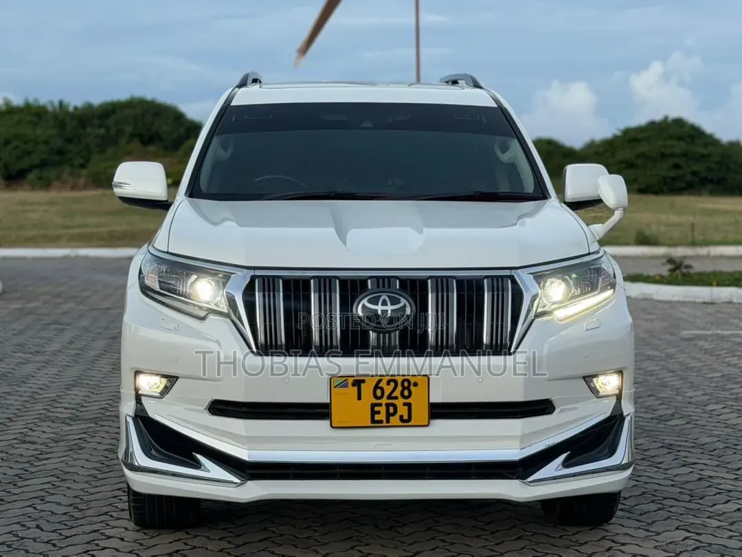 Toyota Land Cruiser Prado 2022 White