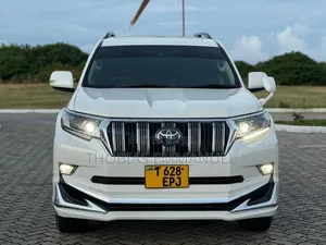 Toyota Land Cruiser Prado 2022 White