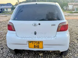 Toyota Vitz 2002 White