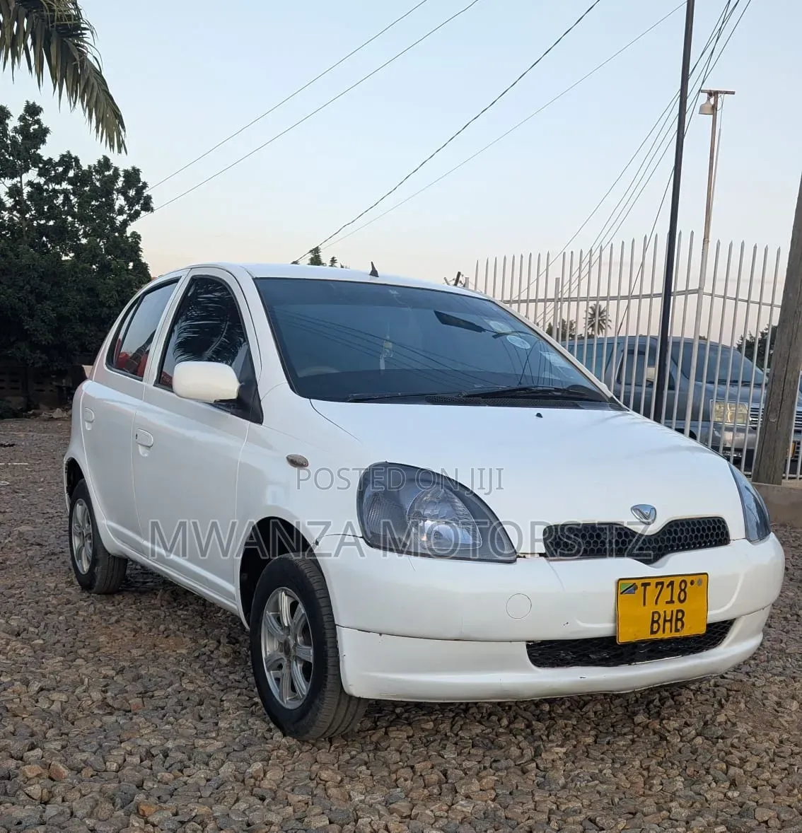 Toyota Vitz 2002 White