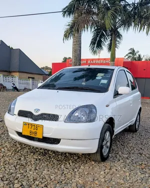 Toyota Vitz 2002 White