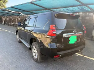 Toyota Land Cruiser 2012 Black