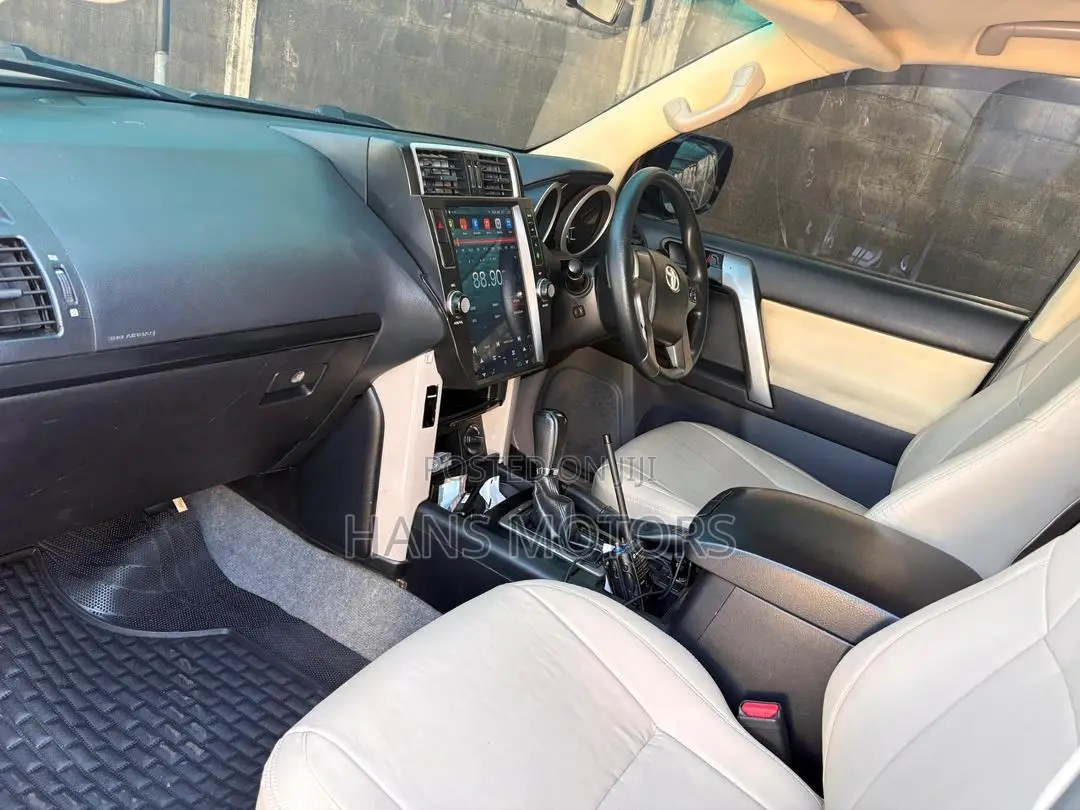 Toyota Land Cruiser 2012 Black
