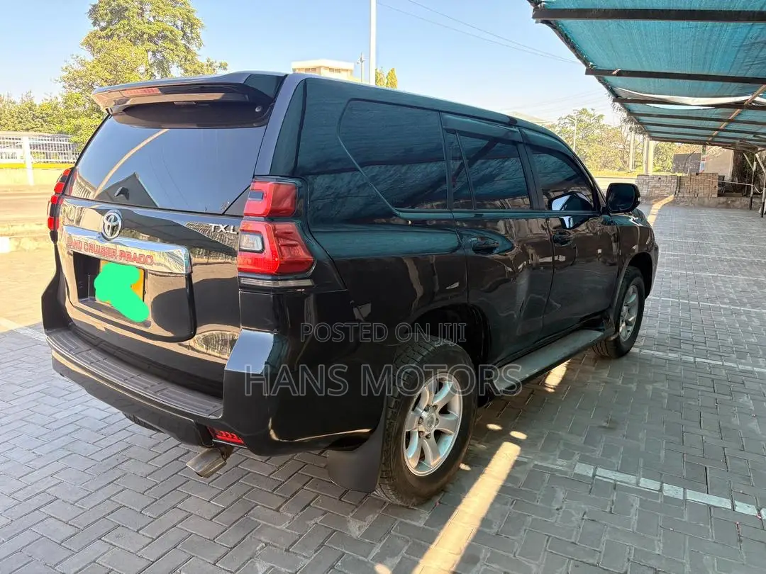 Toyota Land Cruiser 2012 Black