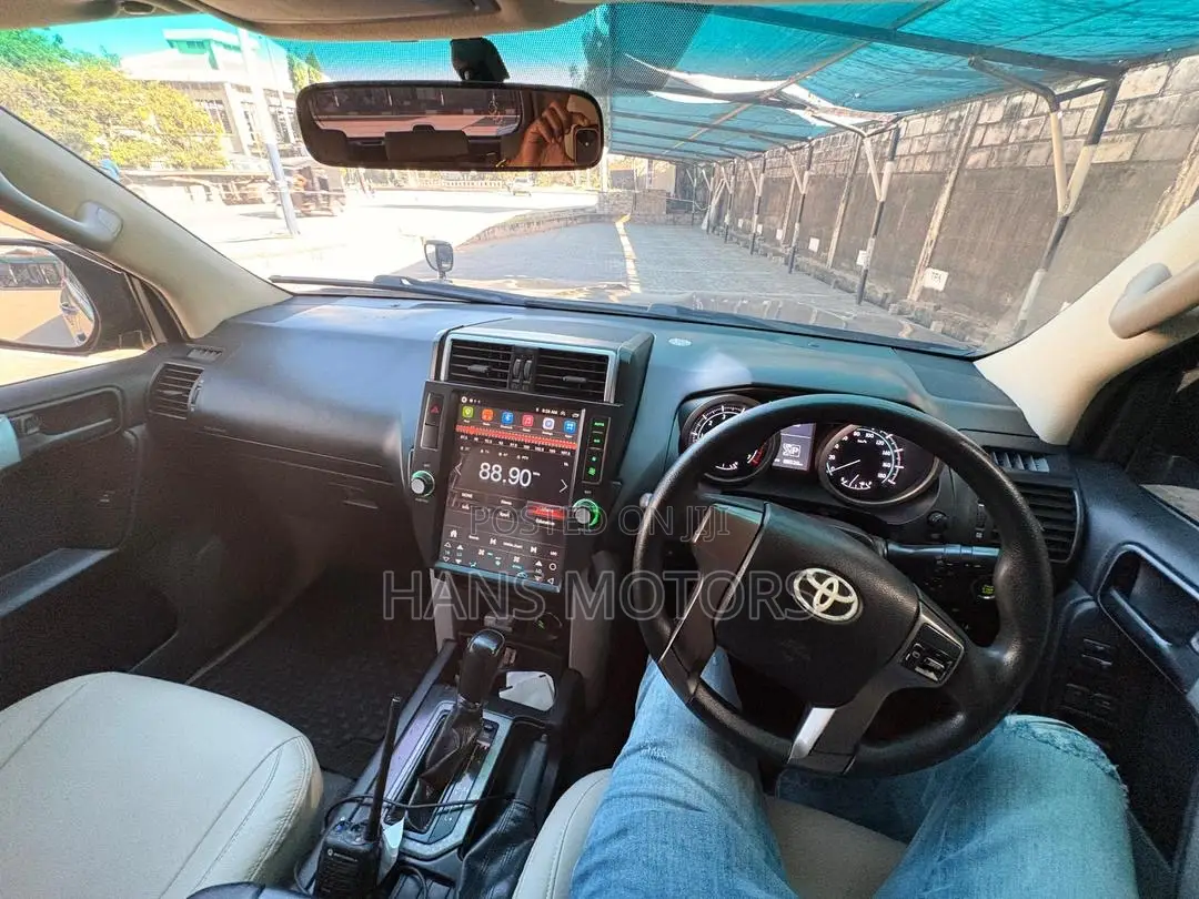 Toyota Land Cruiser 2012 Black