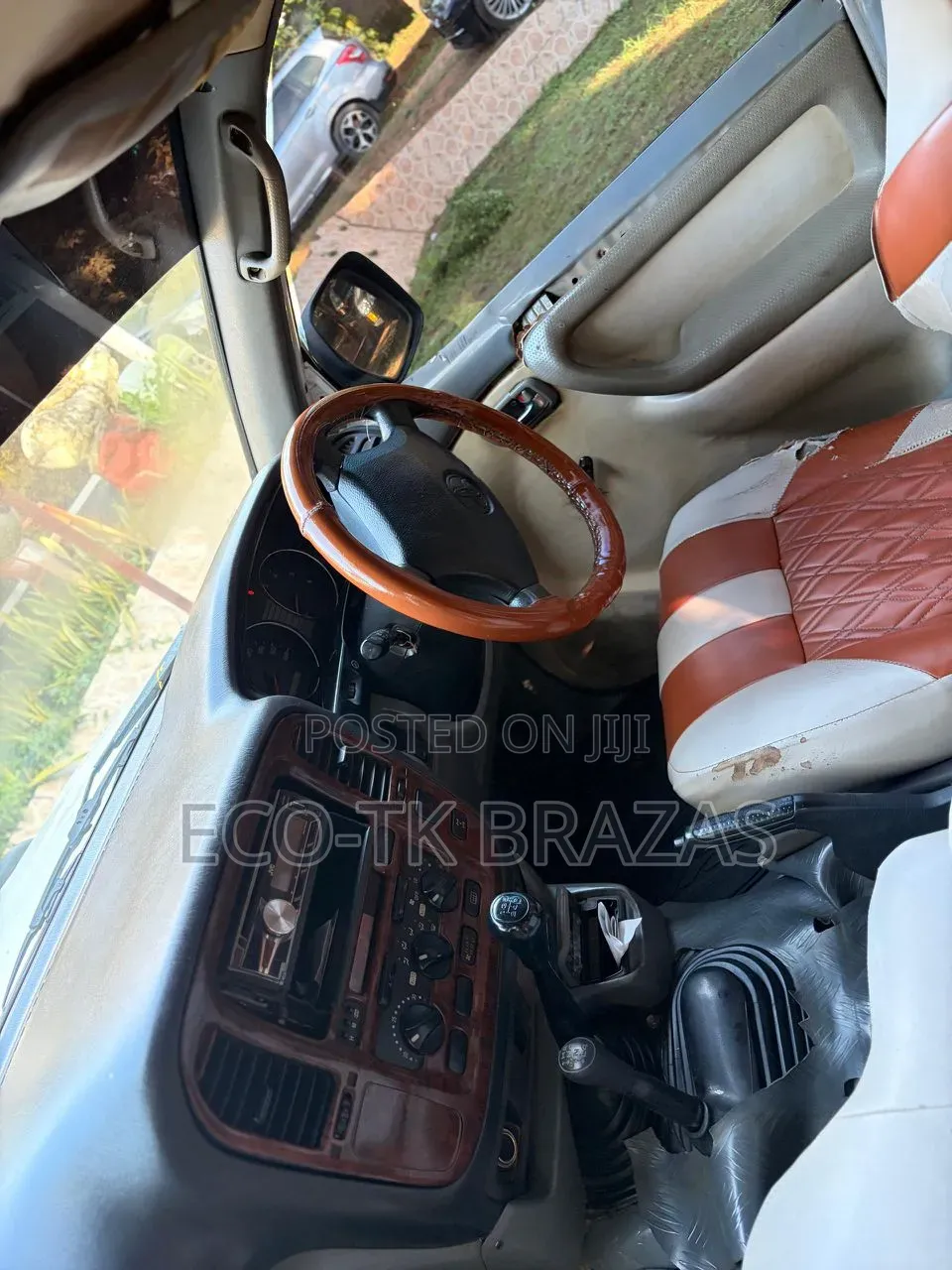 Toyota Land Cruiser 2000 White