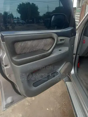 Toyota Land Cruiser HDJ 100 2003 Silver