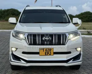 Toyota Land Cruiser Prado 2022 White