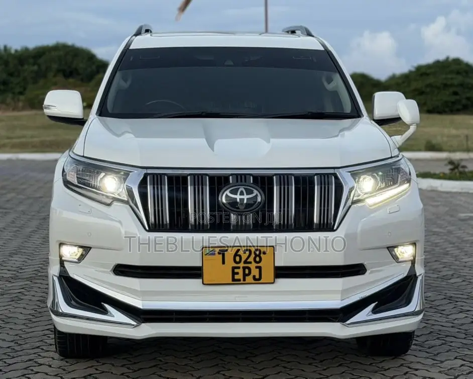 Toyota Land Cruiser Prado 2022 White