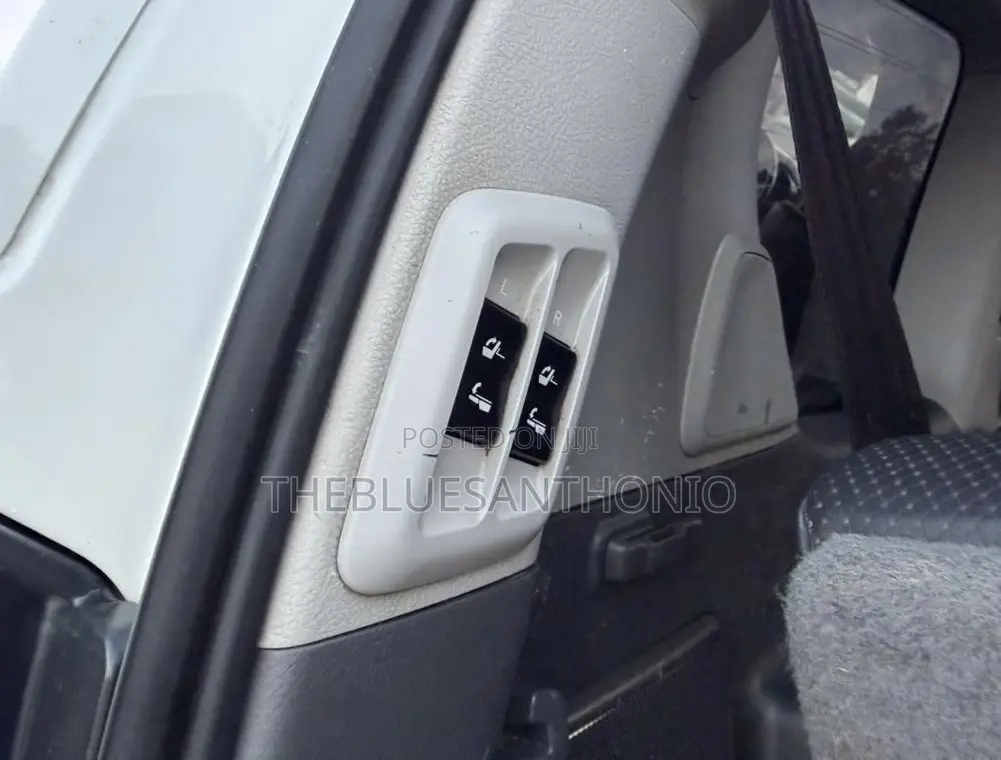 Toyota Land Cruiser Prado 2022 White
