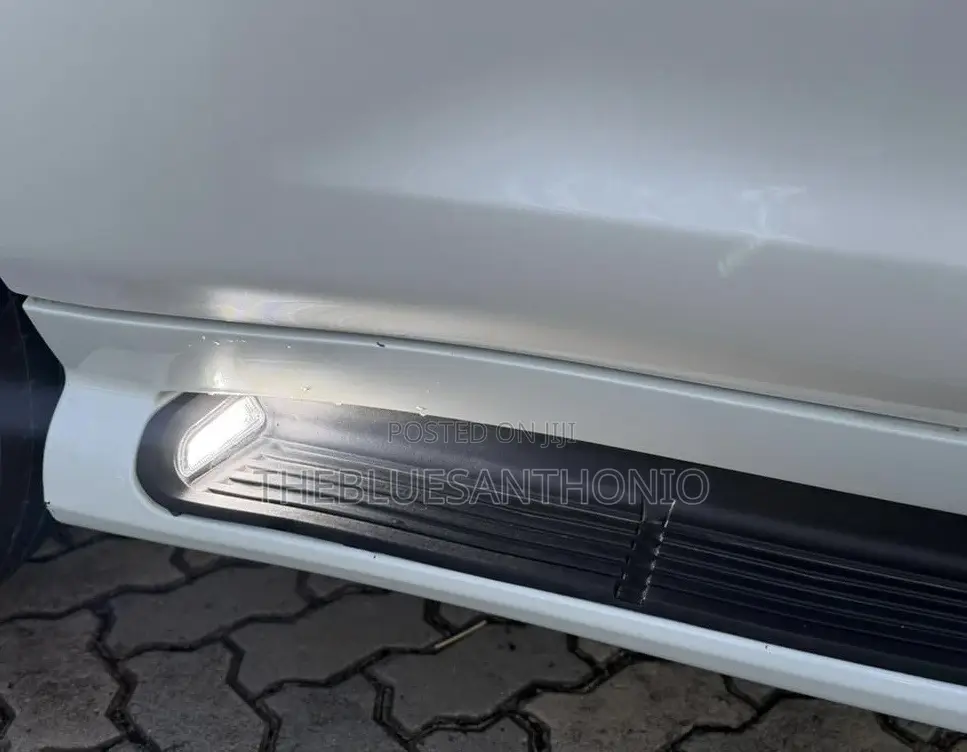 Toyota Land Cruiser Prado 2022 White