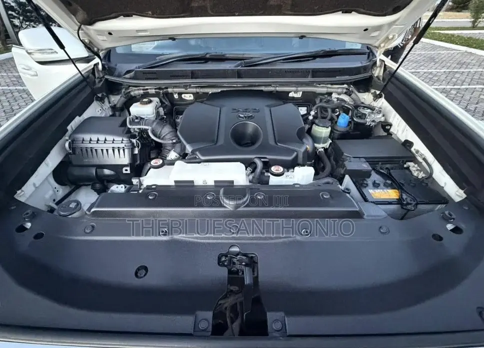 Toyota Land Cruiser Prado 2022 White