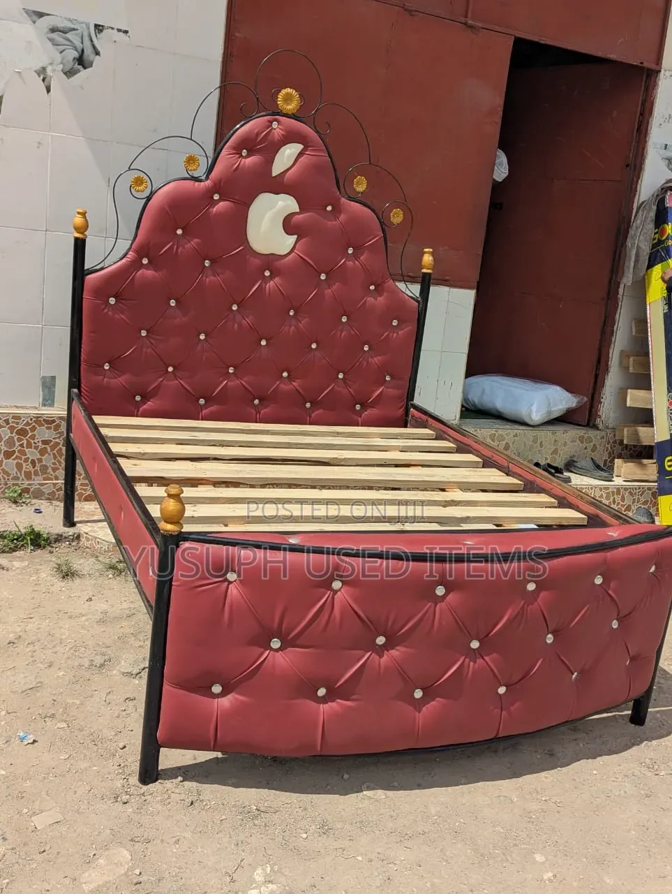 Kitanda Cha Chuma Sofa