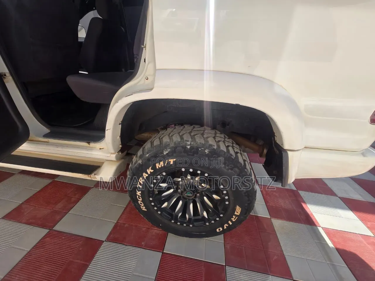 Isuzu Trooper 2002 White
