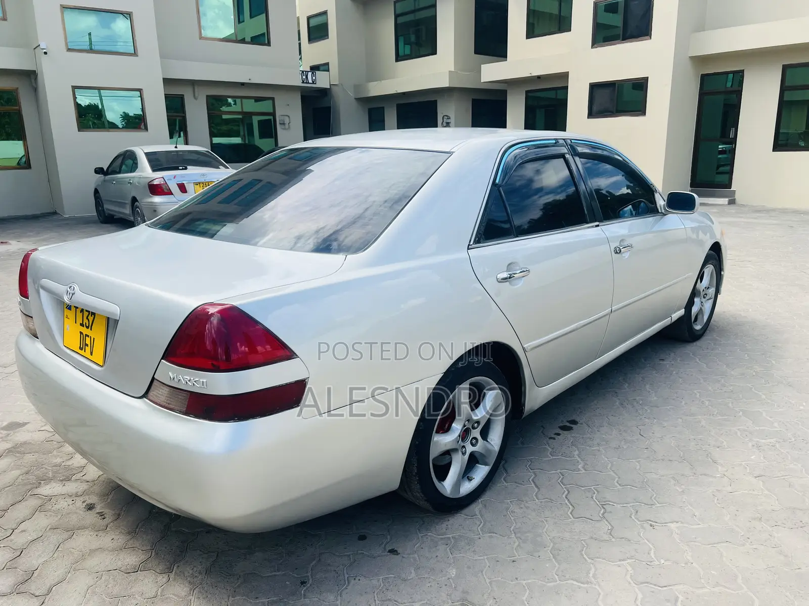 Toyota Mark II 2002 Silver