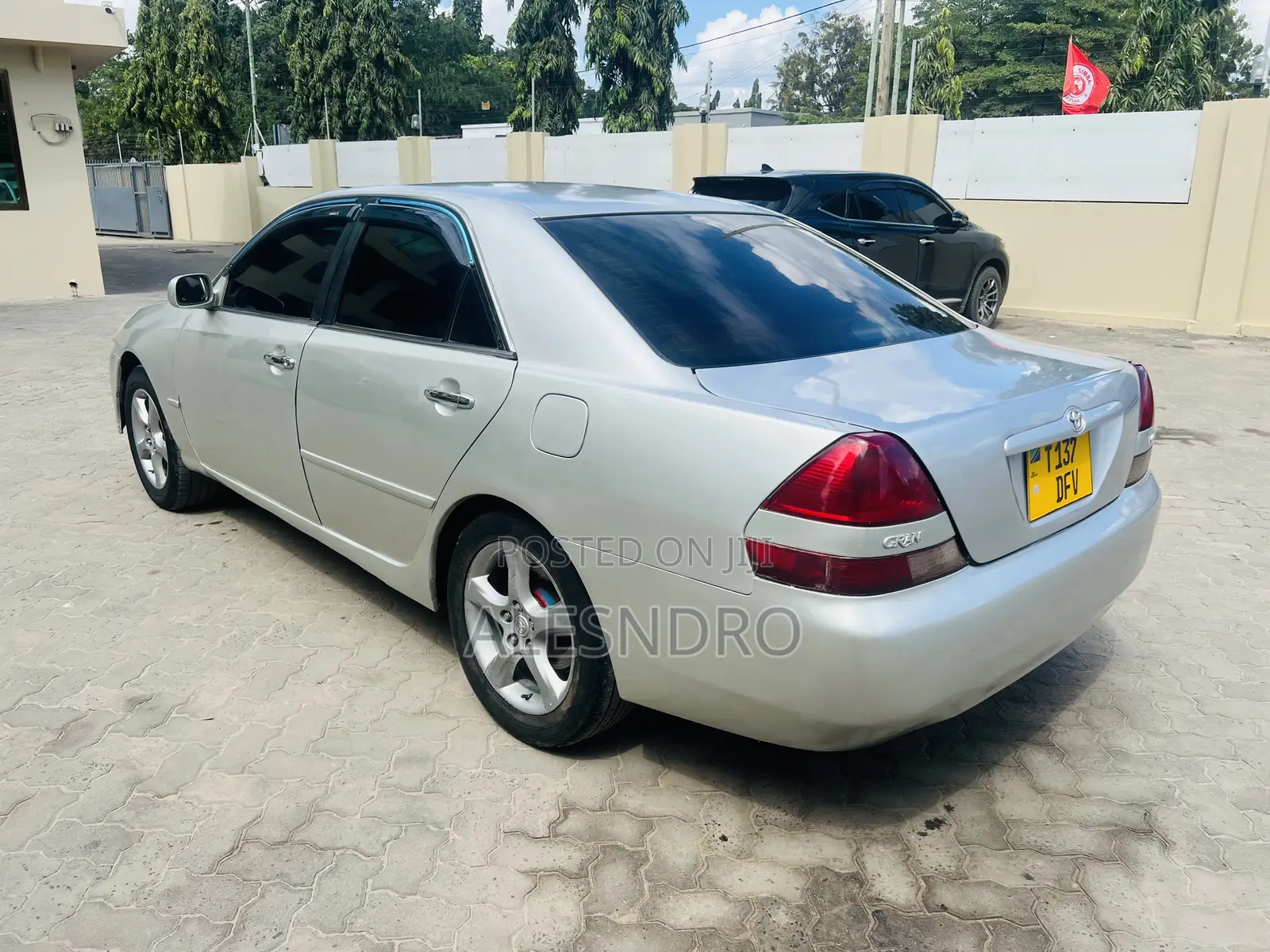 Toyota Mark II 2002 Silver