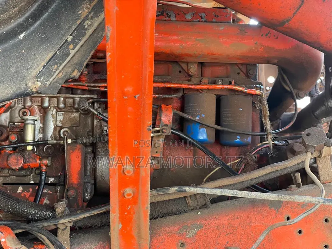 Mitsubish Fusso V8