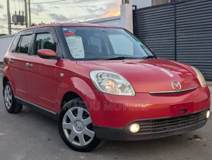 Mazda Verisa 2005 Red