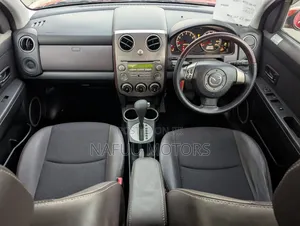 Mazda Verisa 2005 Red