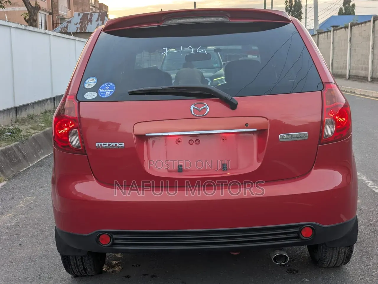 Mazda Verisa 2005 Red