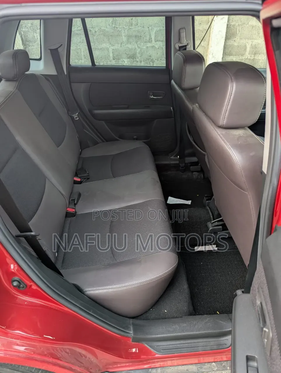 Mazda Verisa 2005 Red