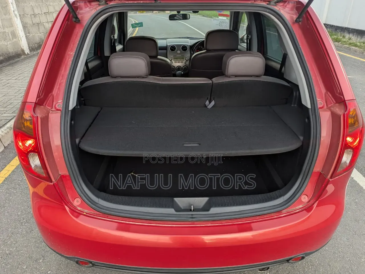 Mazda Verisa 2005 Red