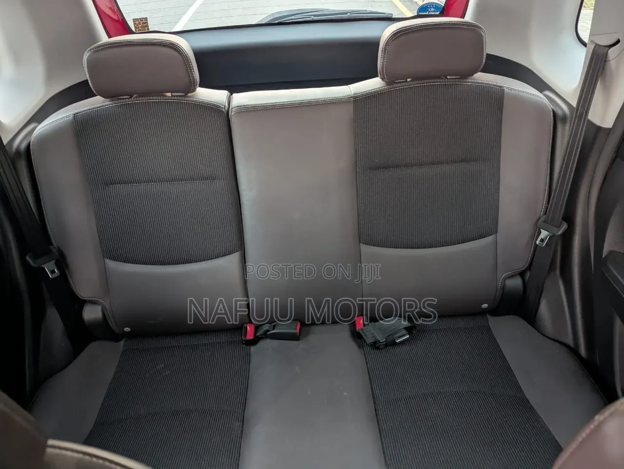 Mazda Verisa 2005 Red