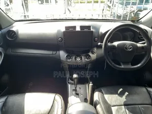 Toyota Vanguard 2011 Black