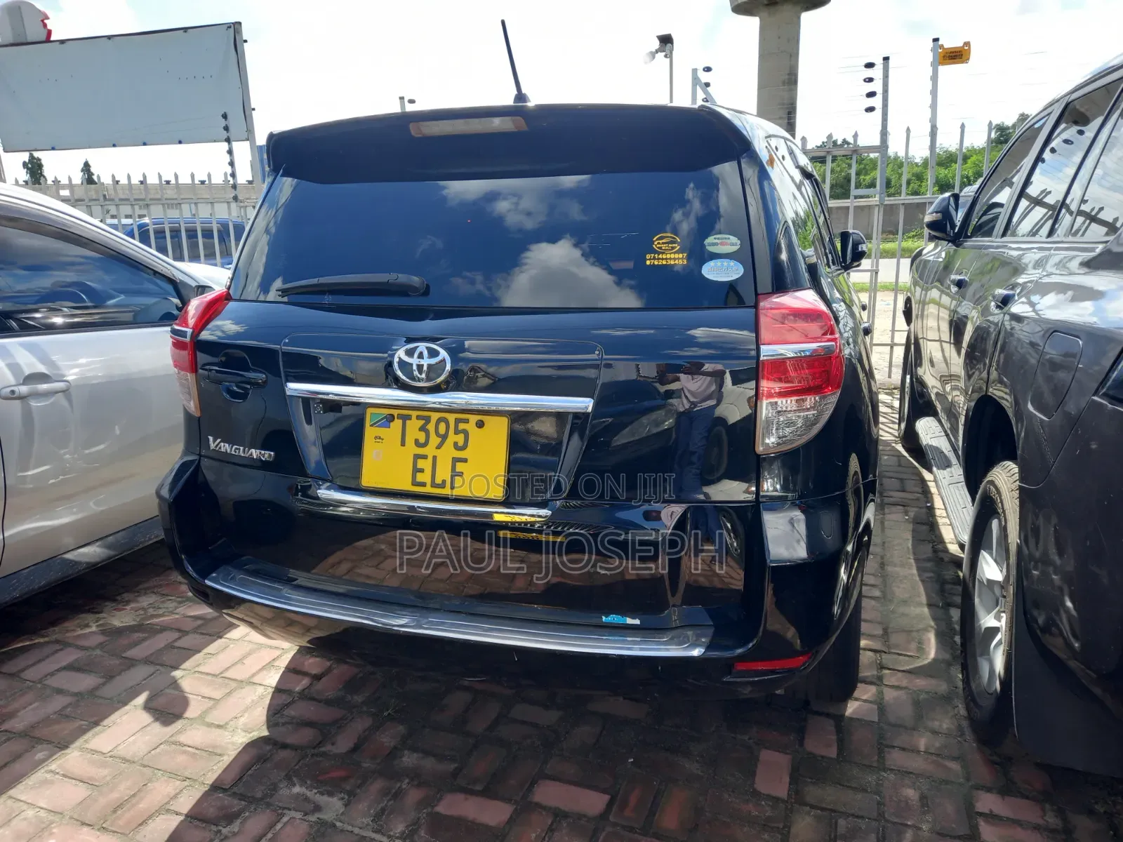 Toyota Vanguard 2011 Black