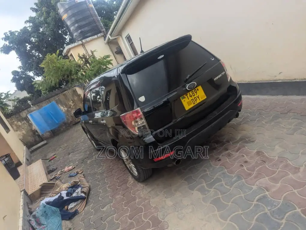 Subaru Forester 2011 Black
