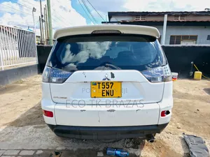 Mitsubishi Outlander 2006 White