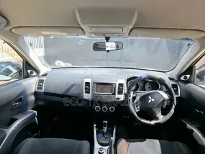 Mitsubishi Outlander 2006 White