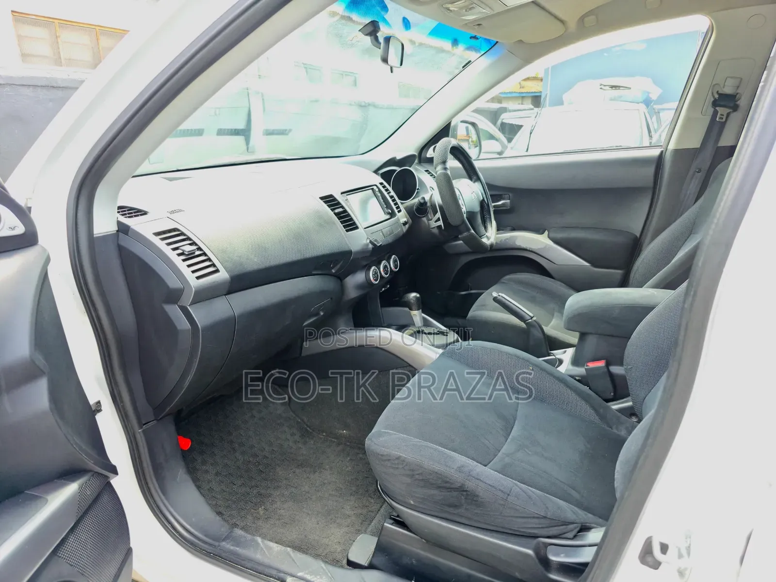 Mitsubishi Outlander 2006 White