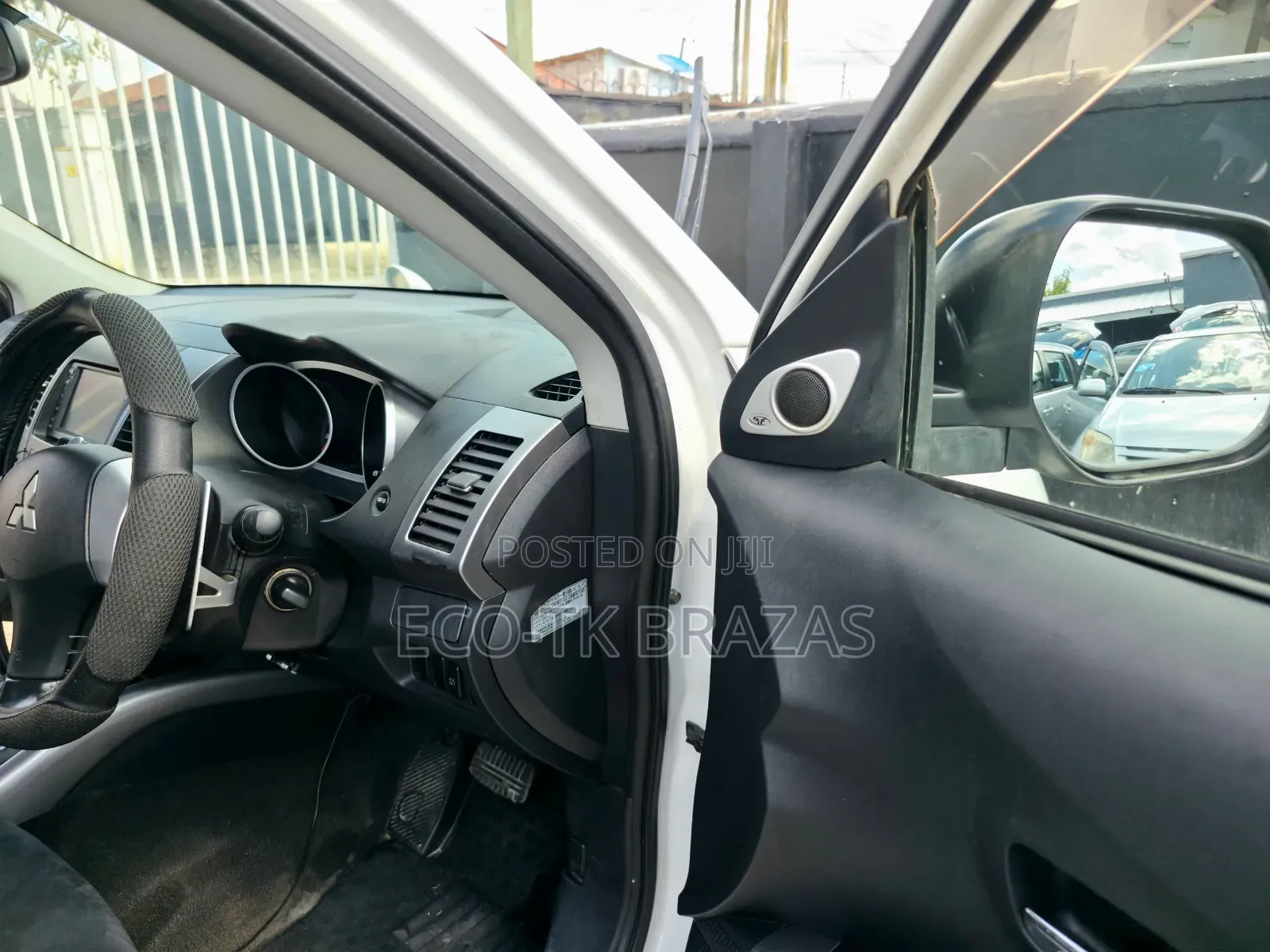 Mitsubishi Outlander 2006 White