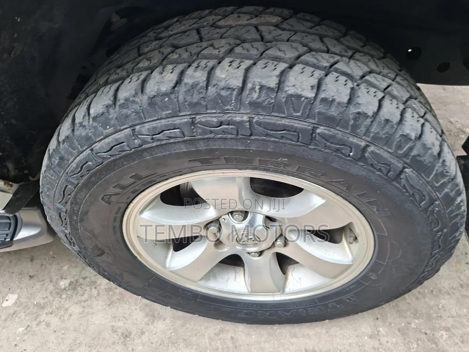 Toyota Land Cruiser Prado 2005 White