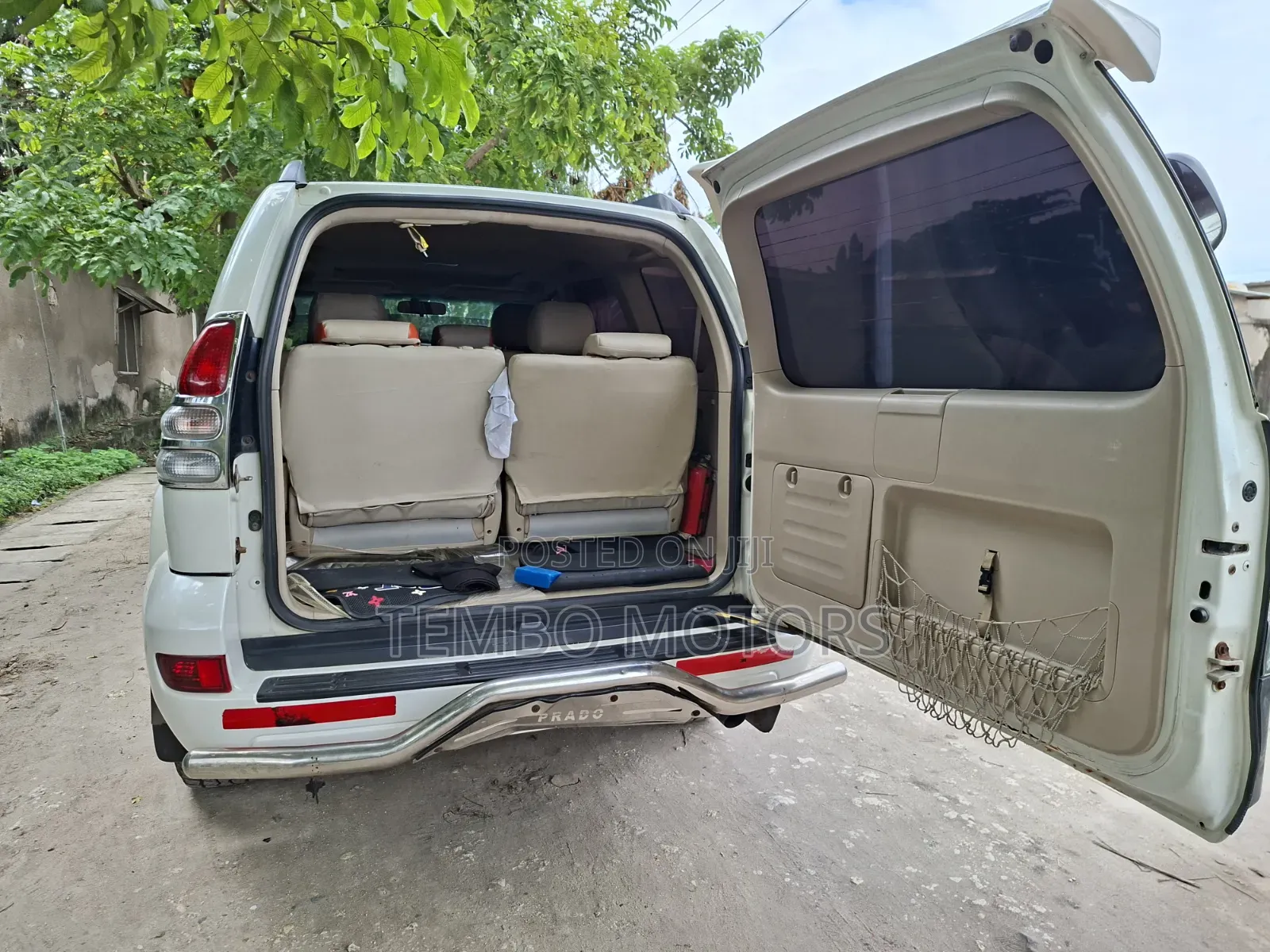 Toyota Land Cruiser Prado 2005 White